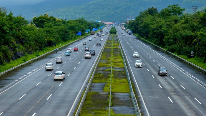 Defensive Driving Rule #60: Use the Center Lane for Safety